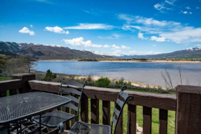 Lakeside Lodging with Lake Views and Hot Tub